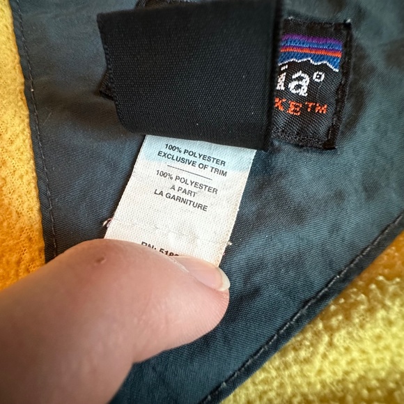 Vintage Patagonia Micro D-Luxe Yellow 1/4 Zip Fleece Pullover - Picture 4 of 5